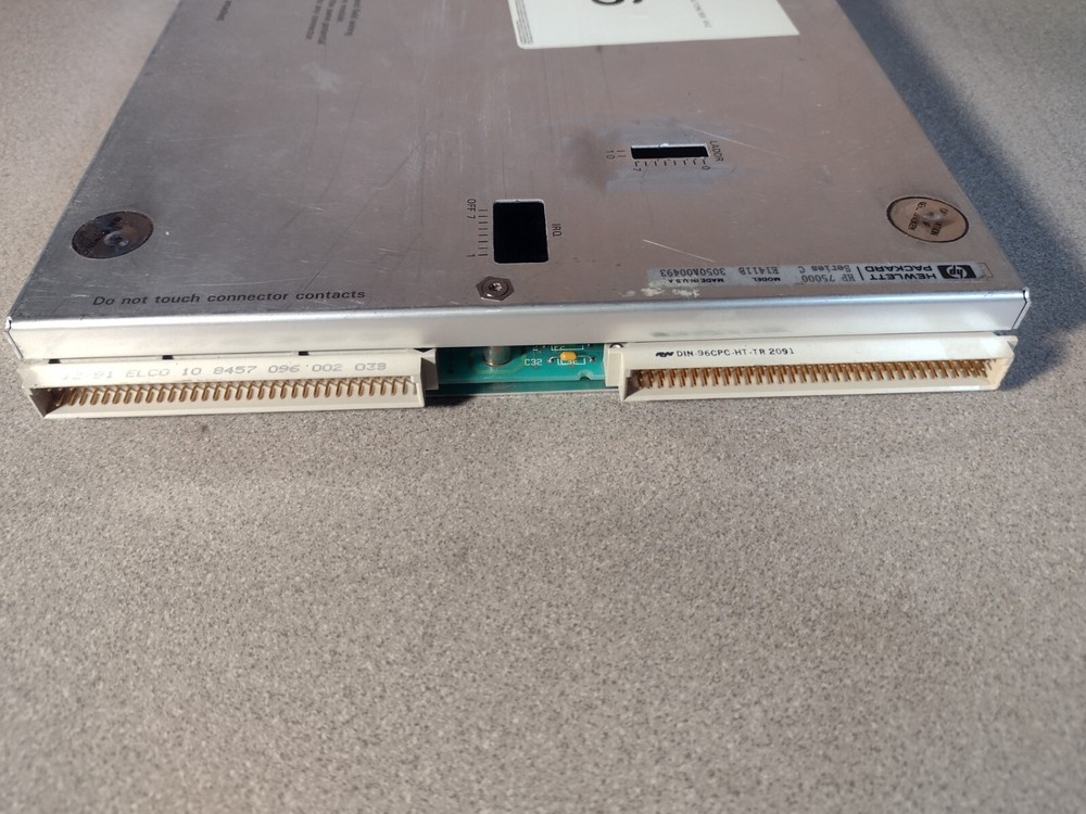 HP E1411B 75000 SERIES 5-1/2-DIGIT MULTIMETER