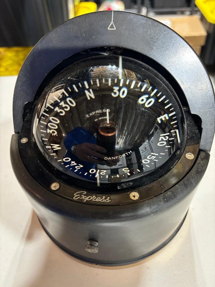 VINTAGE DANFORTH COMPASS "EXPRESS" MODEL. PEFECT CONDITION