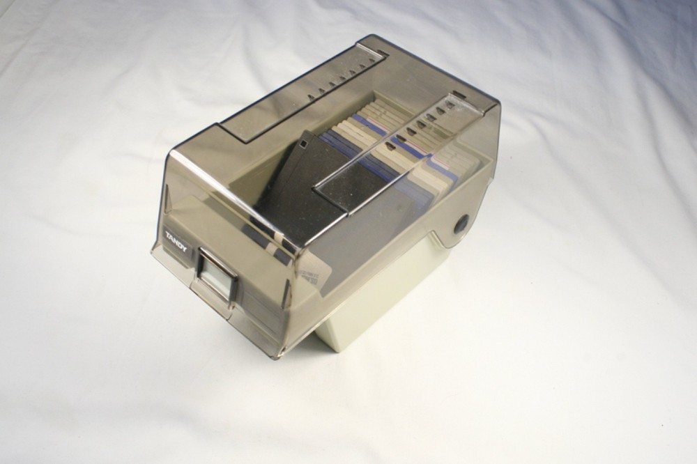 Tandy 3.5" Computer Diskette Box w/20 Disks (101)