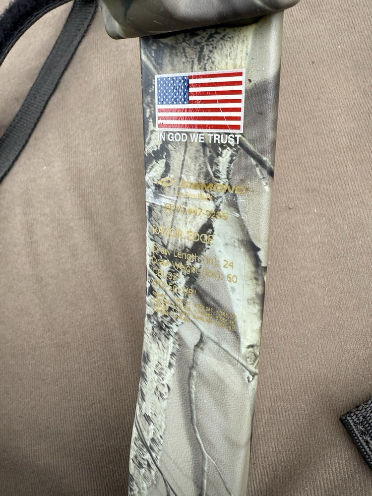 Bowtech Diamond Razor Edge Compound Bow - 60 Pounds RH. With Soft Case +