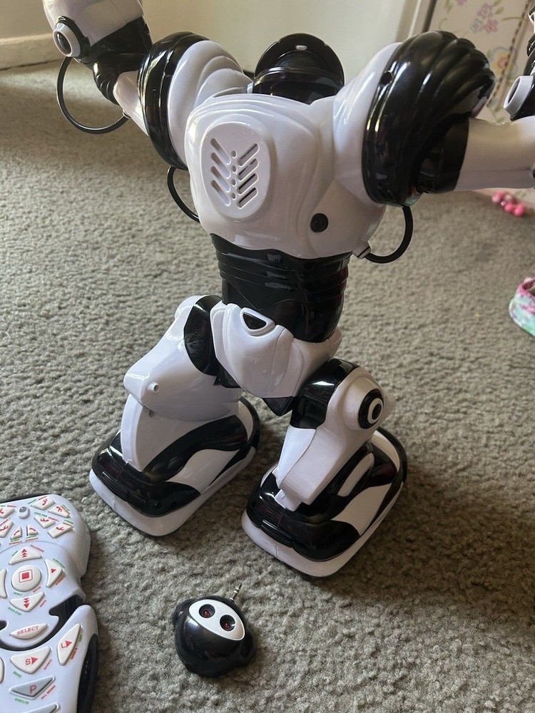 WowWee Robosapien Robot Remote Control (2004) Model 8081 (Tested) WORKING!