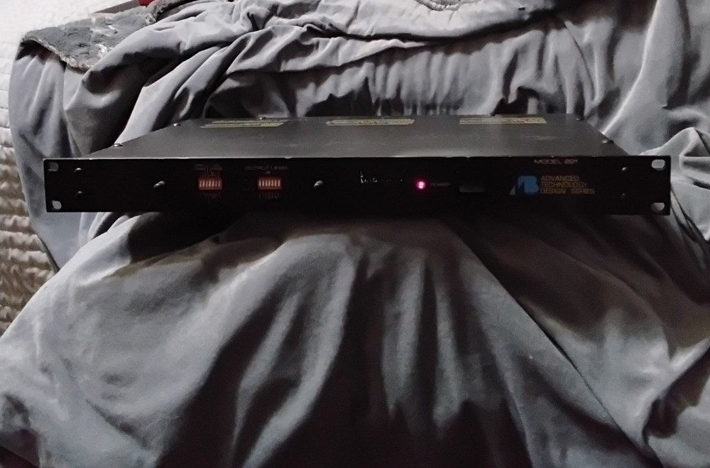 Advanced  Technology Design Series Model 221 Power Amplifier