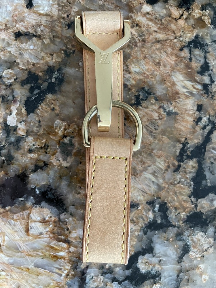 louis-vuitton luggage handle