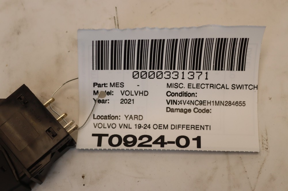 2019-2024 VOLVO VNL D13 DIFF DIFFERENTIAL LOCK CONTROL SWITCH BUTTON OEM
