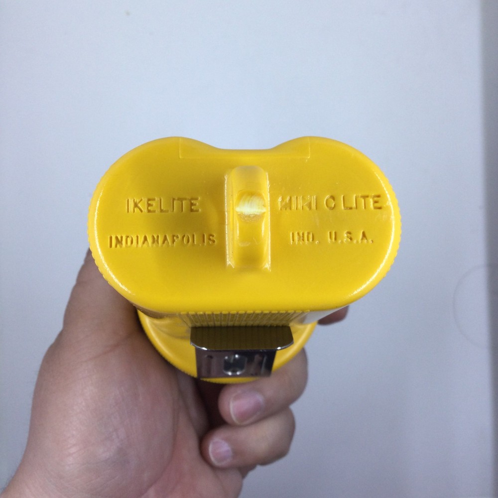 YELLOW Ikelite MINI C-LITE Underwater Dive Light With Clip - Tested