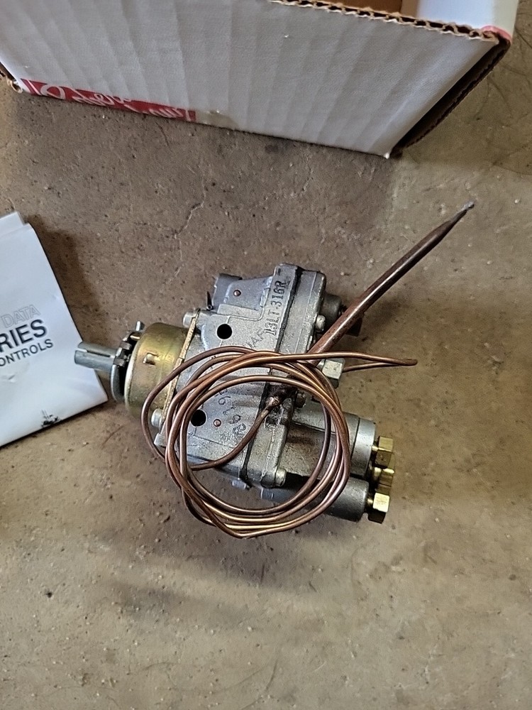 Robertshaw 4700-910 Thermostat