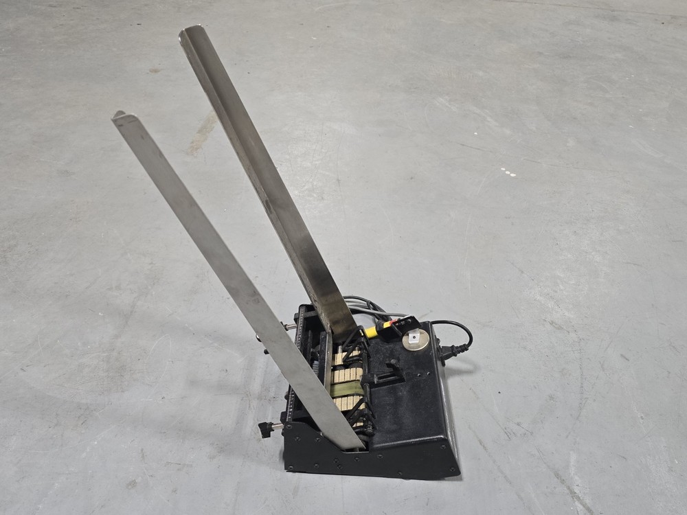 Streamfeeder Reliant 1500 Stream Feeder Product Feeder *Light Use*