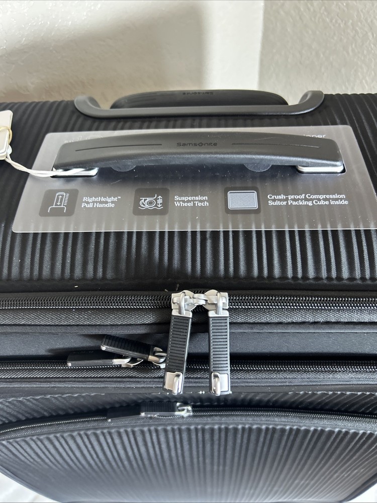 Samsonite Silhouette 18 Expandable Medium Softside Check-in Spinner