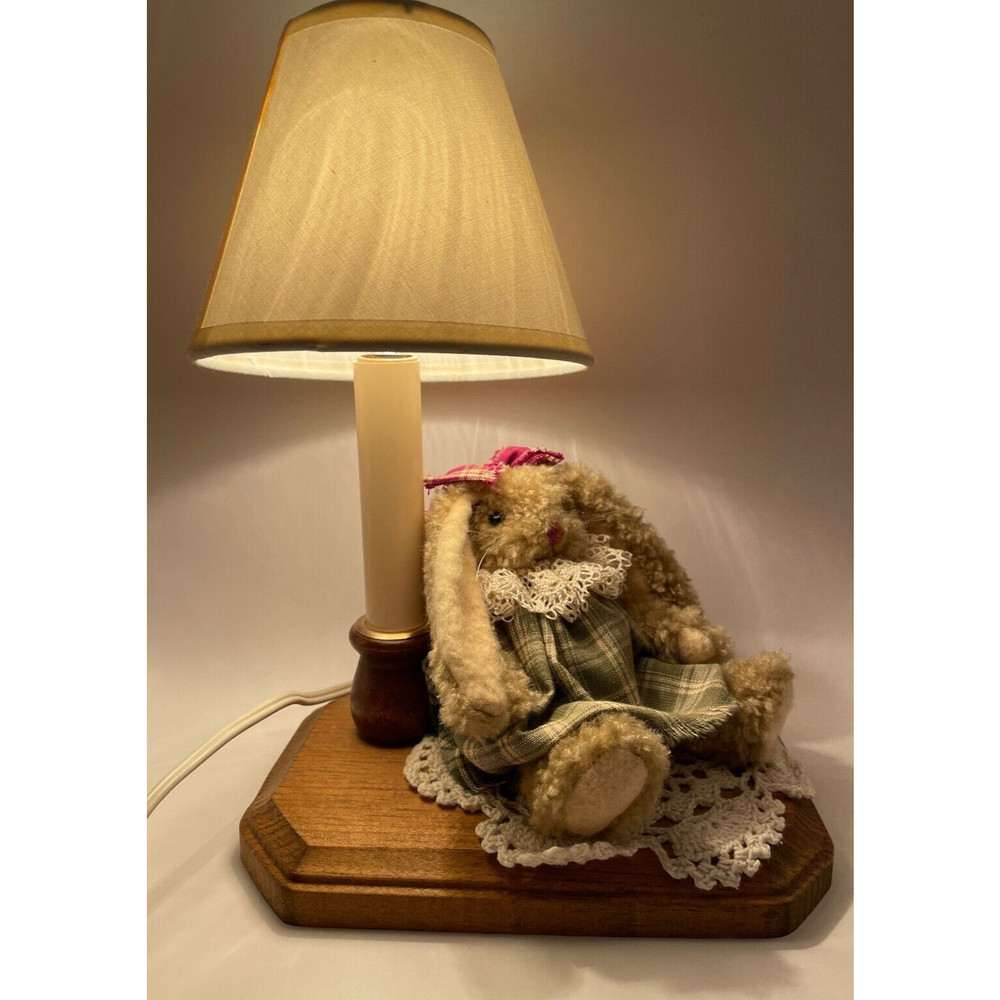 Vintage Adorable Bunny Accent Lamp- Preowned