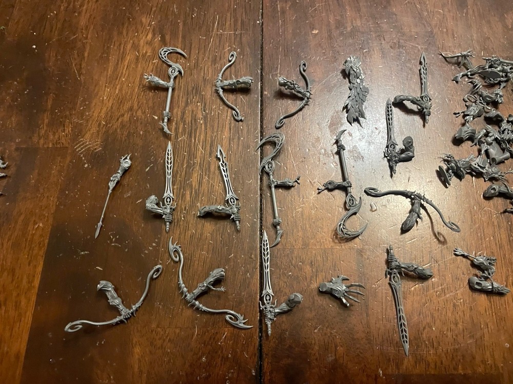 Sylvaneth - Kurnoth Hunters - Greatswords Arms Shoulders + Bits. S2￼