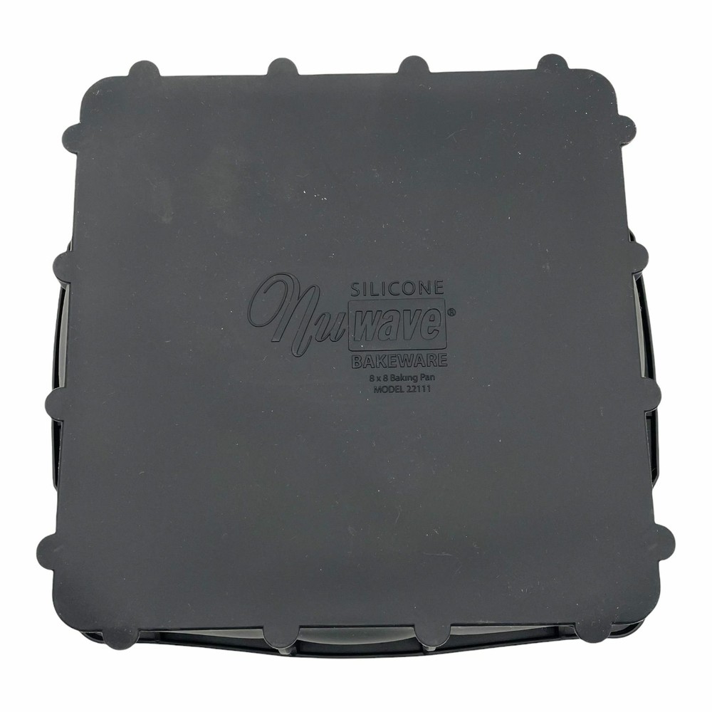 NuWave Silicone Bakeware Baking Set 8x8 Pan, Divider, & 9" Baking Pan Never Used