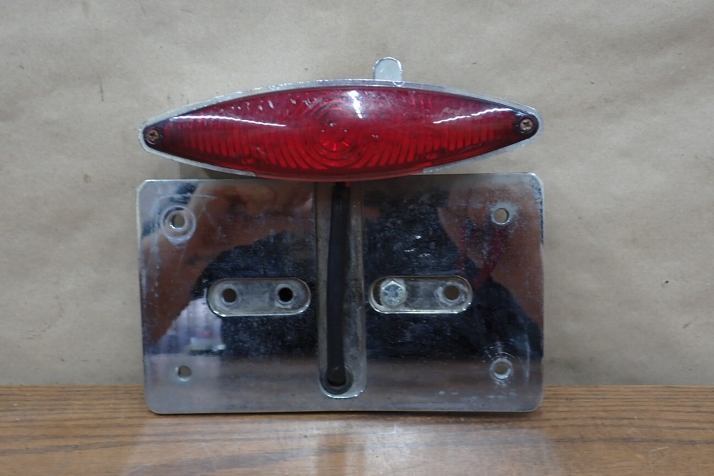 HARLEY DAVIDSON CHROME LED LICENSE PLATE TAG LIGHT W/ MOUNTING BRACKET