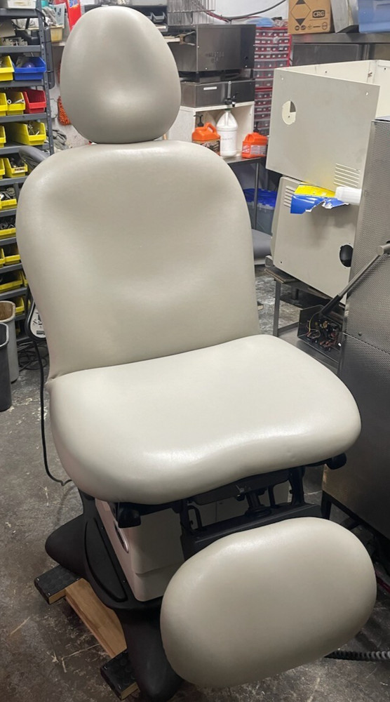 Midmark 630 With Swivel