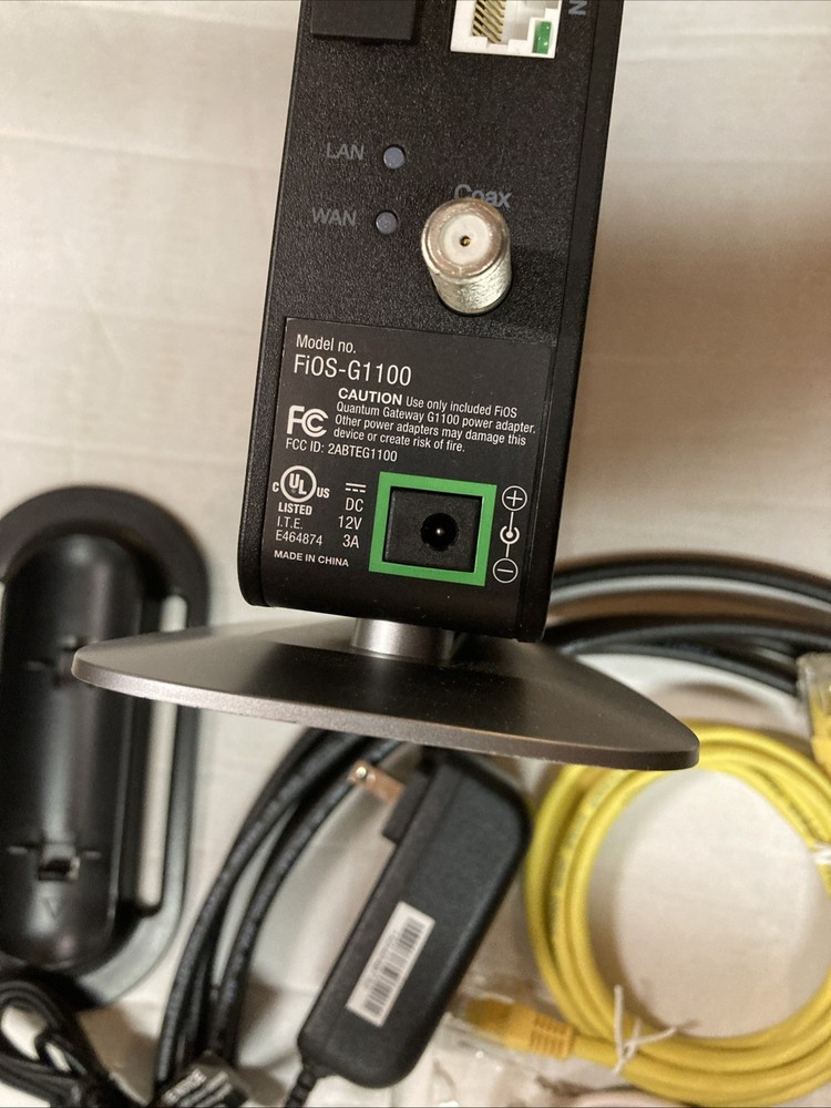 Verizon Fios Router With Cables.