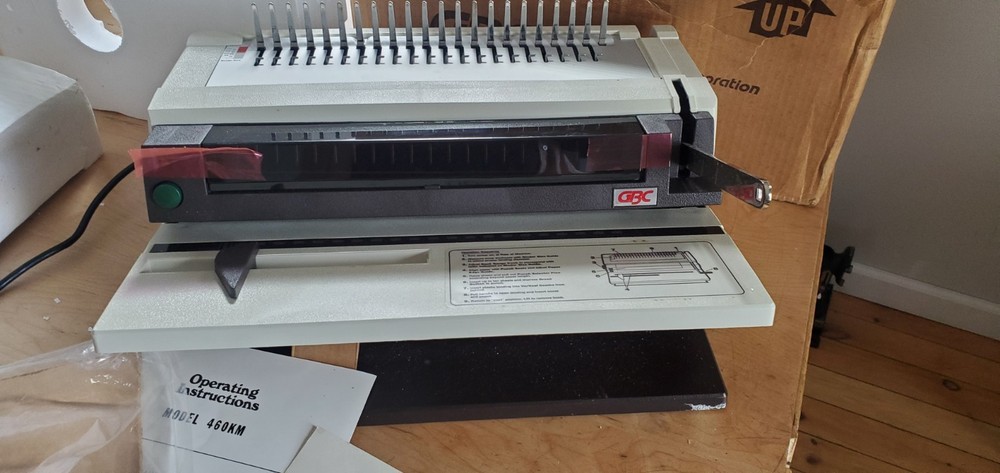 GBC CombBind Binding Machine Model 460KM New Old Stock