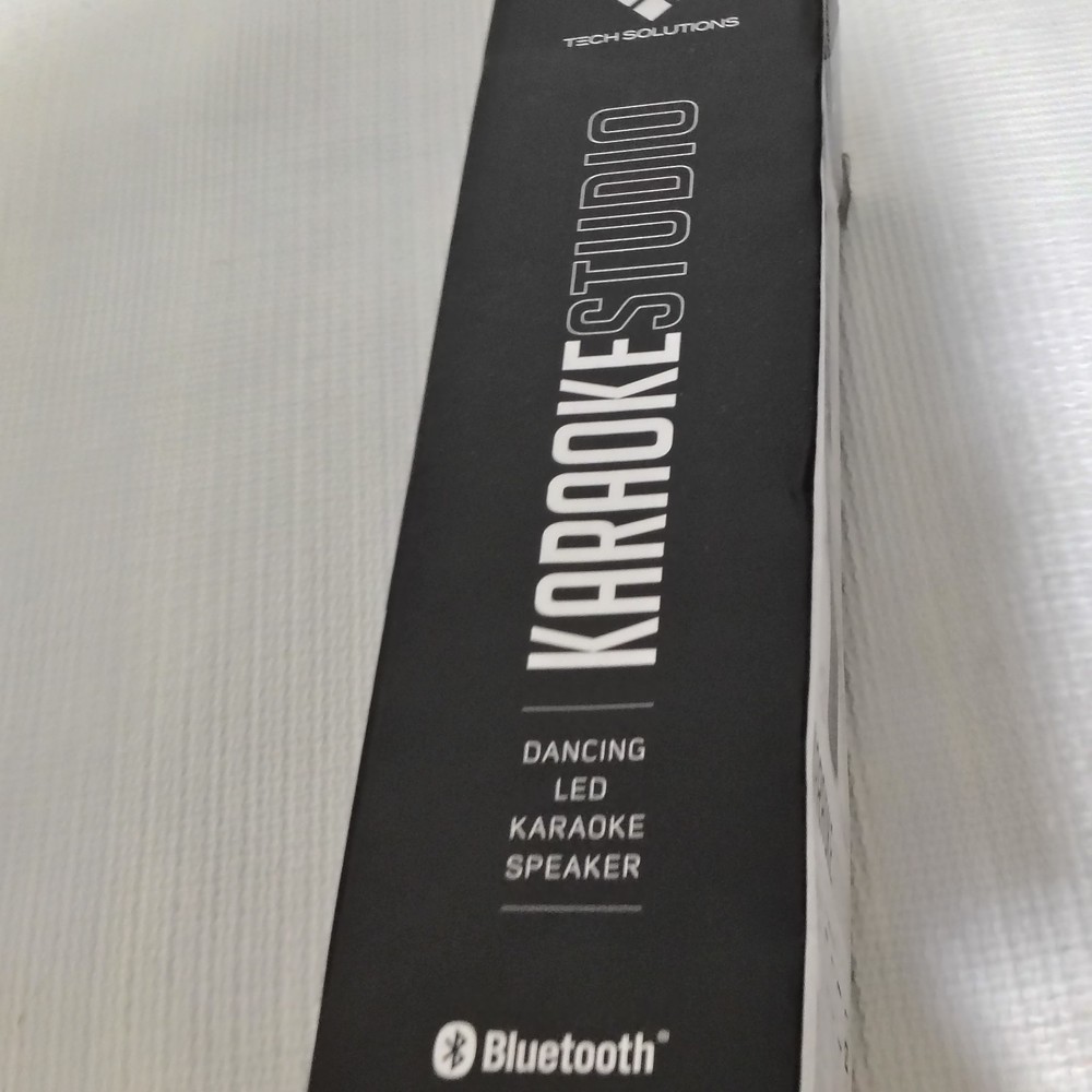 karaoke studio wireless mic led powerful rechargeable lithium battery unused