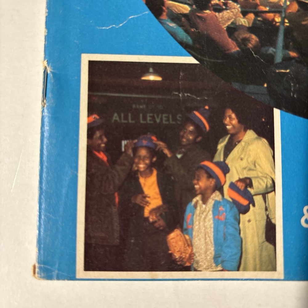 1972 NY METS OFFICIAL PROGRAM & SCORED CARD/signed by Wayne Garrett