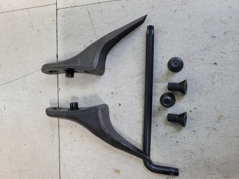 Tree Climbing Replacement Gaffs made by Klein Tools