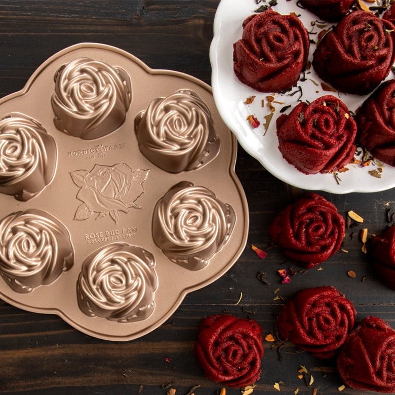 Rosebud Cake Pan