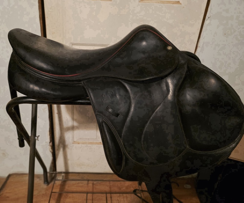 18" Devoucoux Eventing Saddle