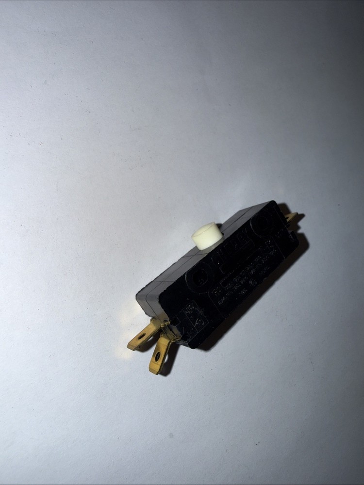 Cherry E13 15A Microswitch Limit 125/250 Normally Open/Closed