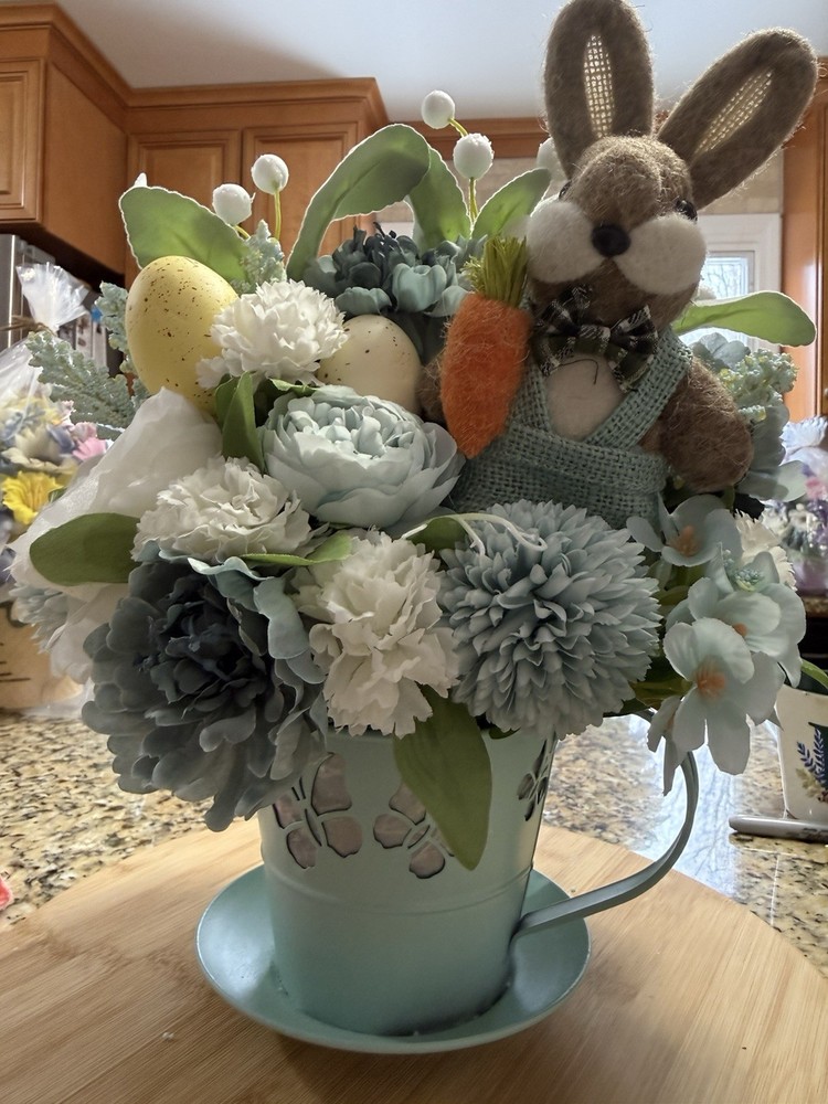 Easter Floral Arrangement – Measures 14 X 14“￼￼