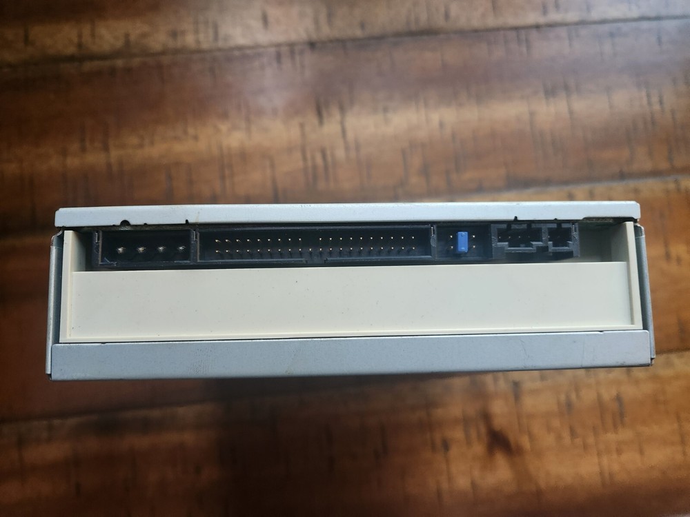 Asus QuiteTrack 16X - IDE DVD ROM Drive - Model# DVD-E616A