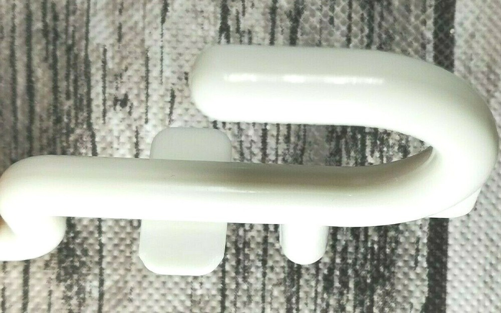 250 Ct. - White Pegboard Hooks 1" Single Plastic Pegboard Hooks