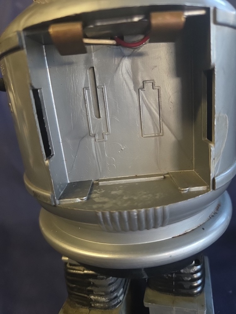 AHI LOST IN SPACE 1977 ROBOT (Non Working)