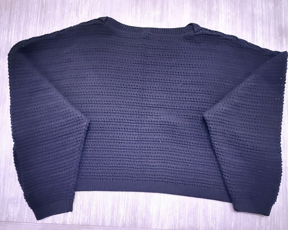 Ladies Black Gap Sweater Size Large