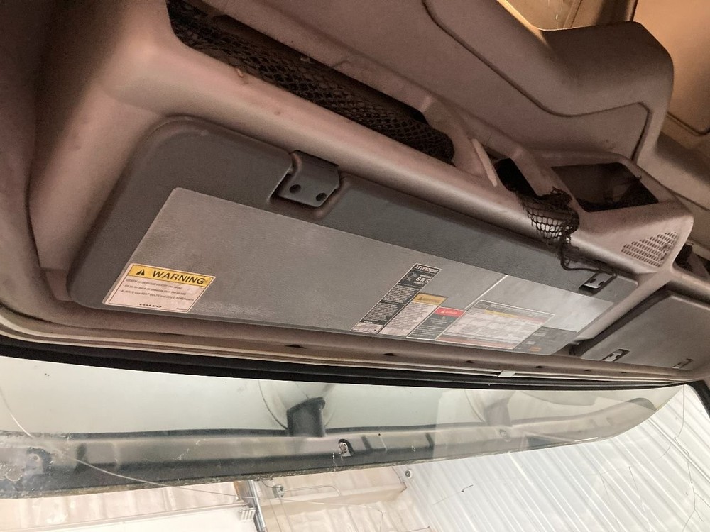 Volvo VNL Left/Driver Interior Sun Visor - Used