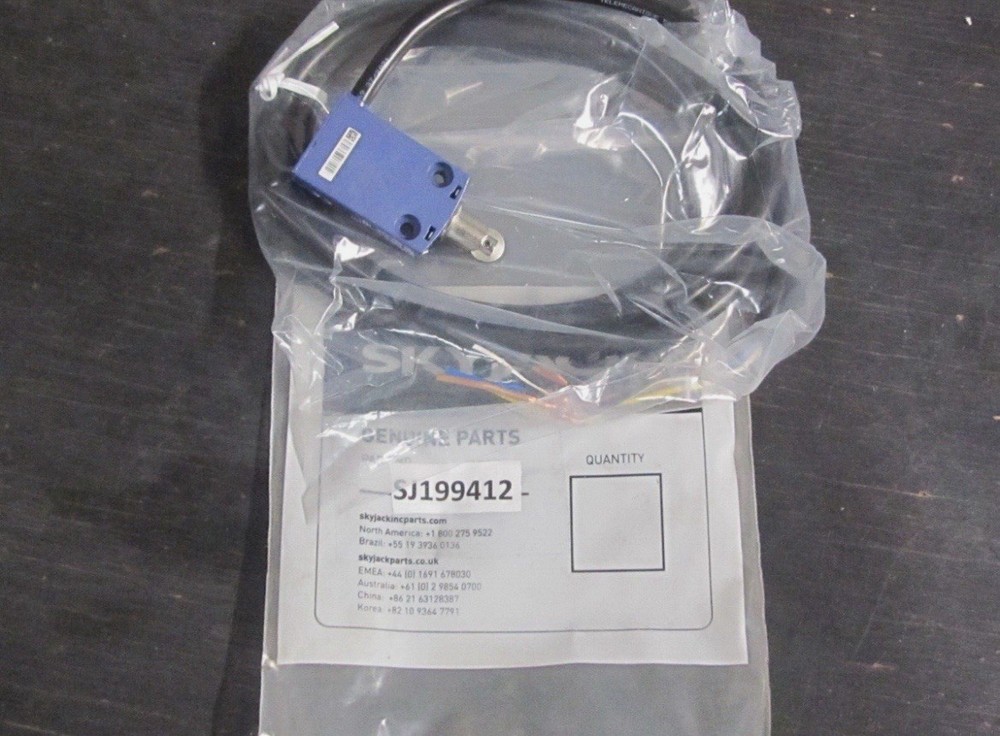 SkyJack Part # 199412 Limit Switch, Roller Plunger