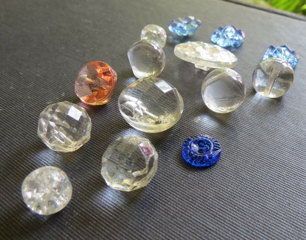 14 VINTAGE GLASS BUTTONS
