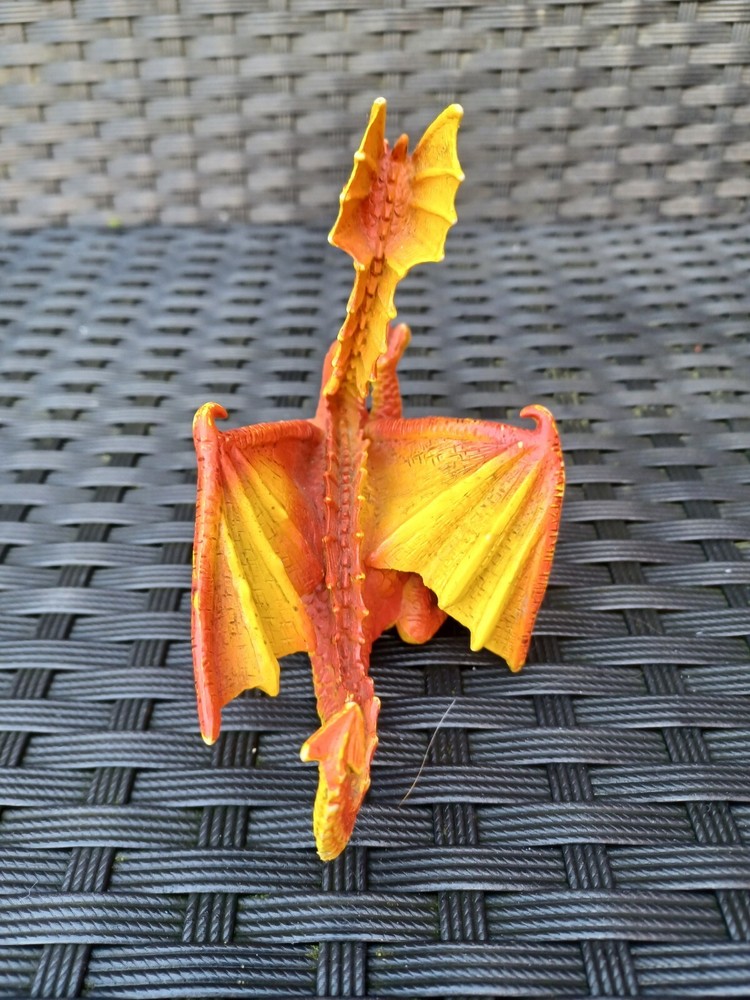 ELC Power Dragon pull back wheels Britains Deetail Dungeons & Dragons