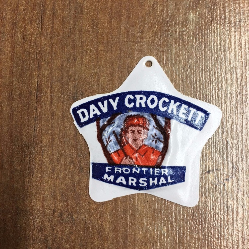 DAVY CROCKETT Frontier Marshall VINTAGE BADGE