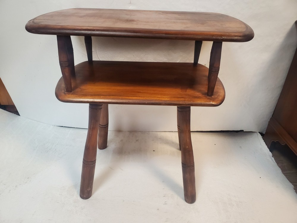 Vintage American Maple 2 Tier Accent Side Table
