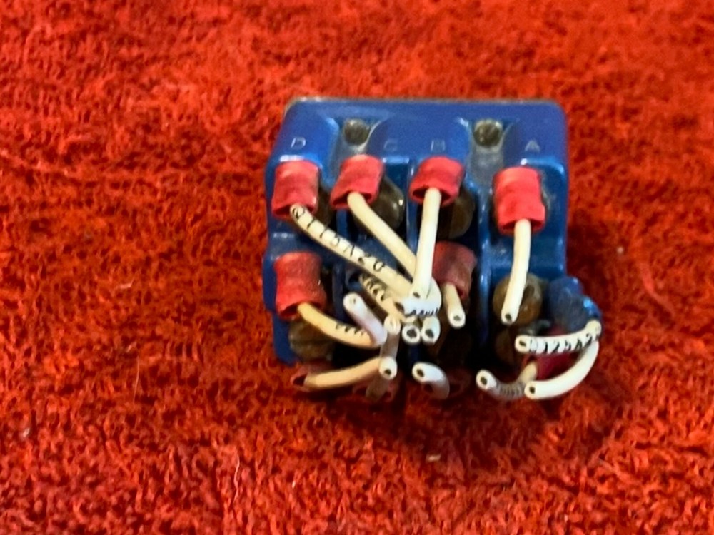 MICRO SWITCH 3 POSITION TOGGLE SWITCH P/N 4TL11-72