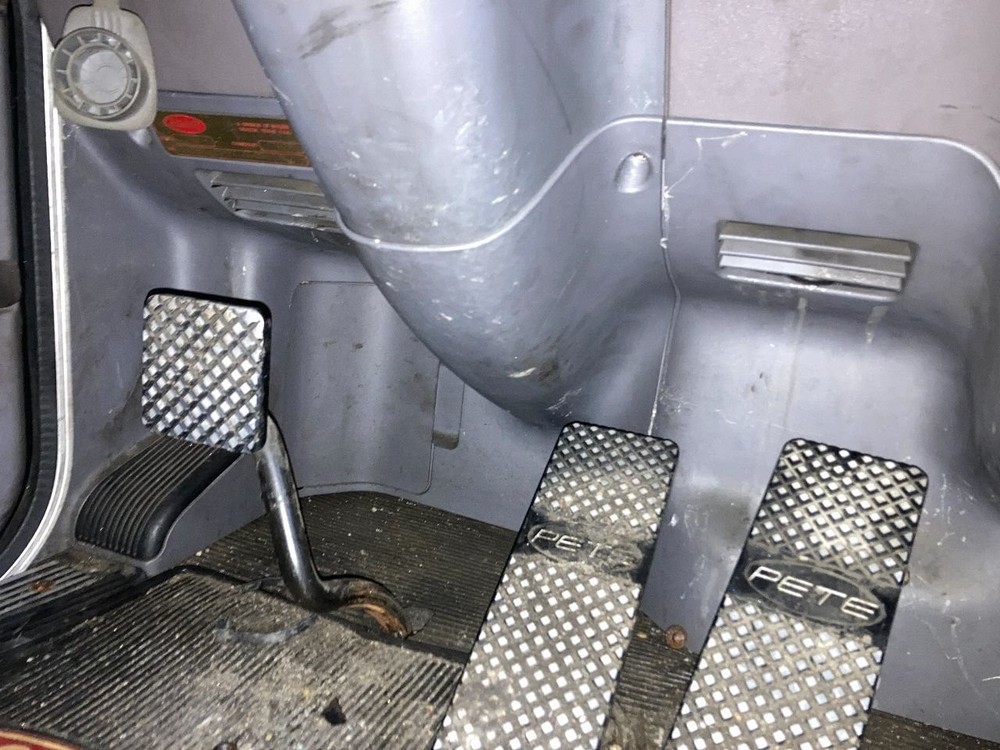 2008-2024 Peterbilt 386 KICK Dash Panel - Used