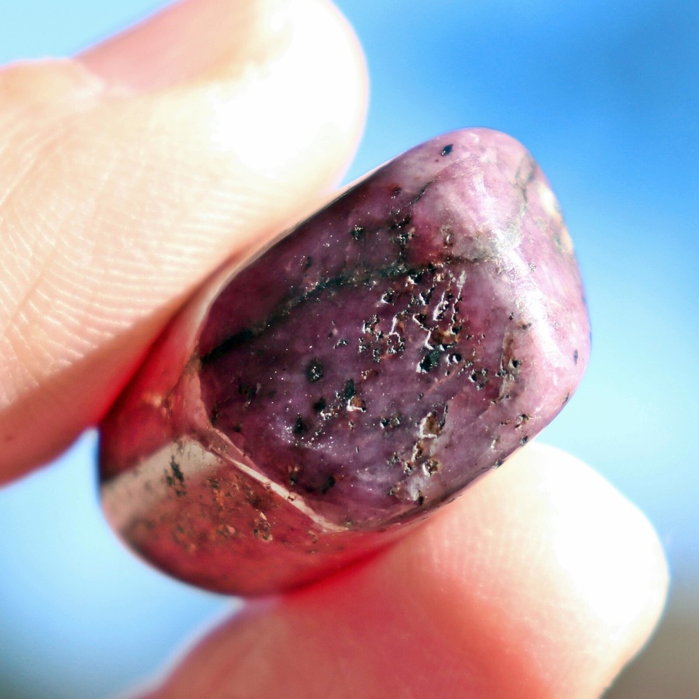 Tumbled Stone: Ruby, Red Corundum from India (RUB45)