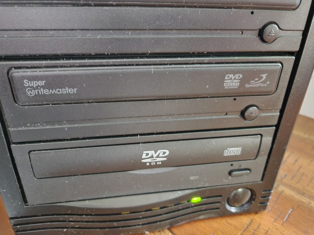 Kanguru Solutions DVD Duplicator 1-3 16X - Part # U2-DVDDUPE-D316