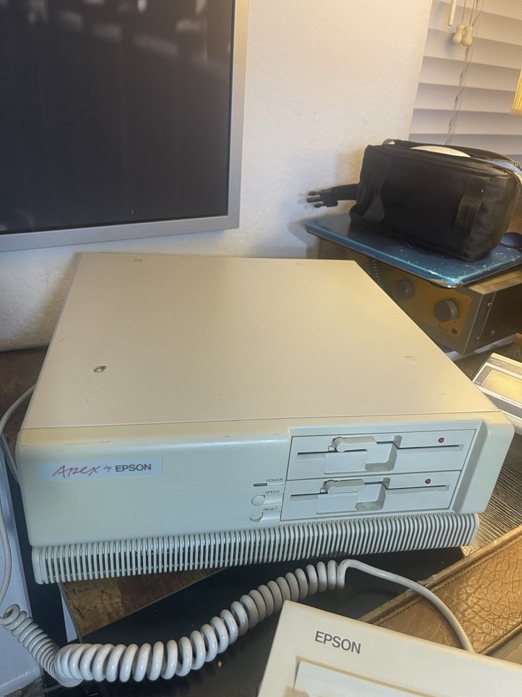 VINTAGE EPSON APEX AP1001A DESKTOP COMPUTER