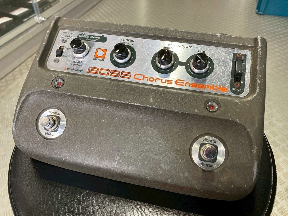 BOSS CE-1 858732