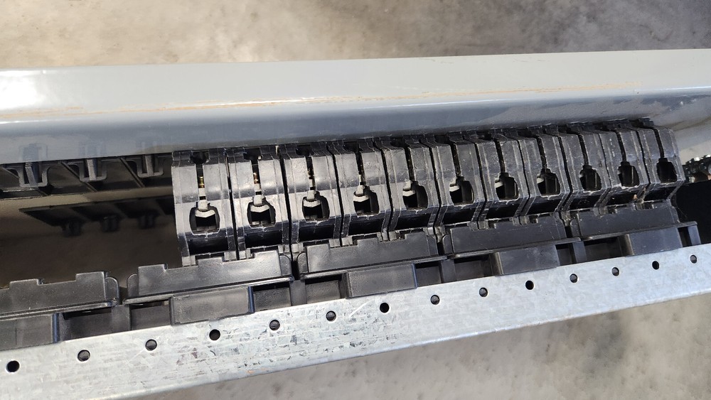 General Electric 200A x 30-SPACE Class CTL THHQB Breaker Panelboard. USED