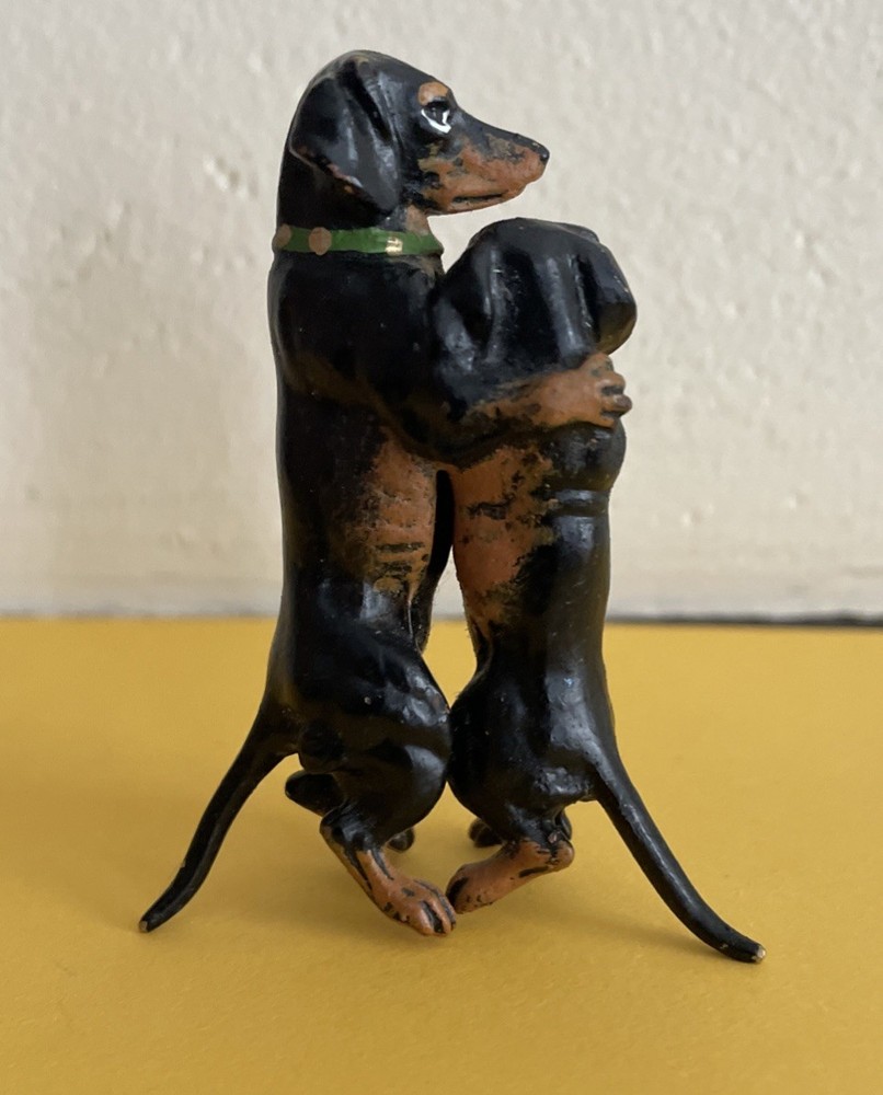 Vienna Bronze Cold Painted Dachshund Couple