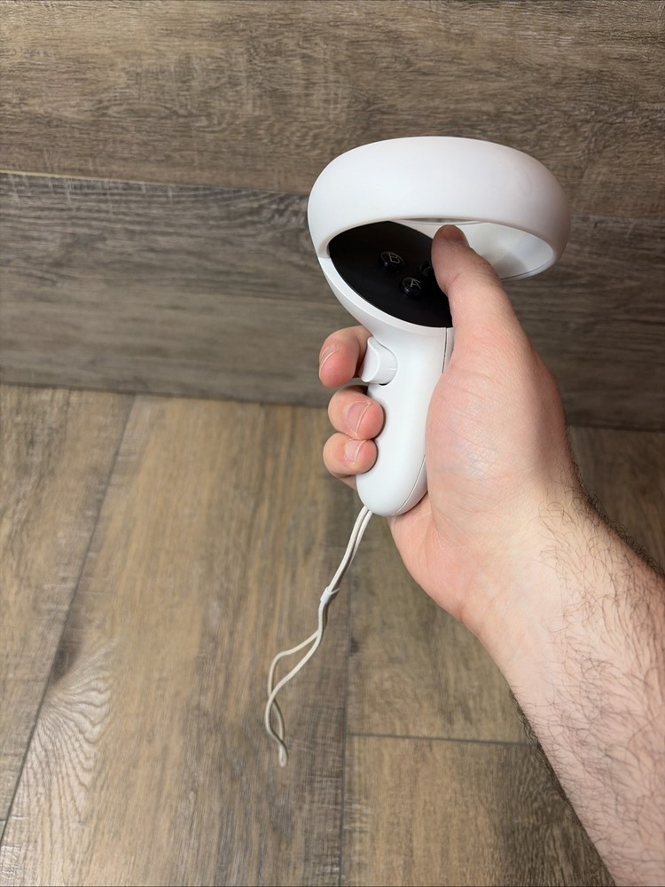 Genuine OEM Original Meta Oculus Quest 2 VR RIGHT Touch Controller Only - Tested