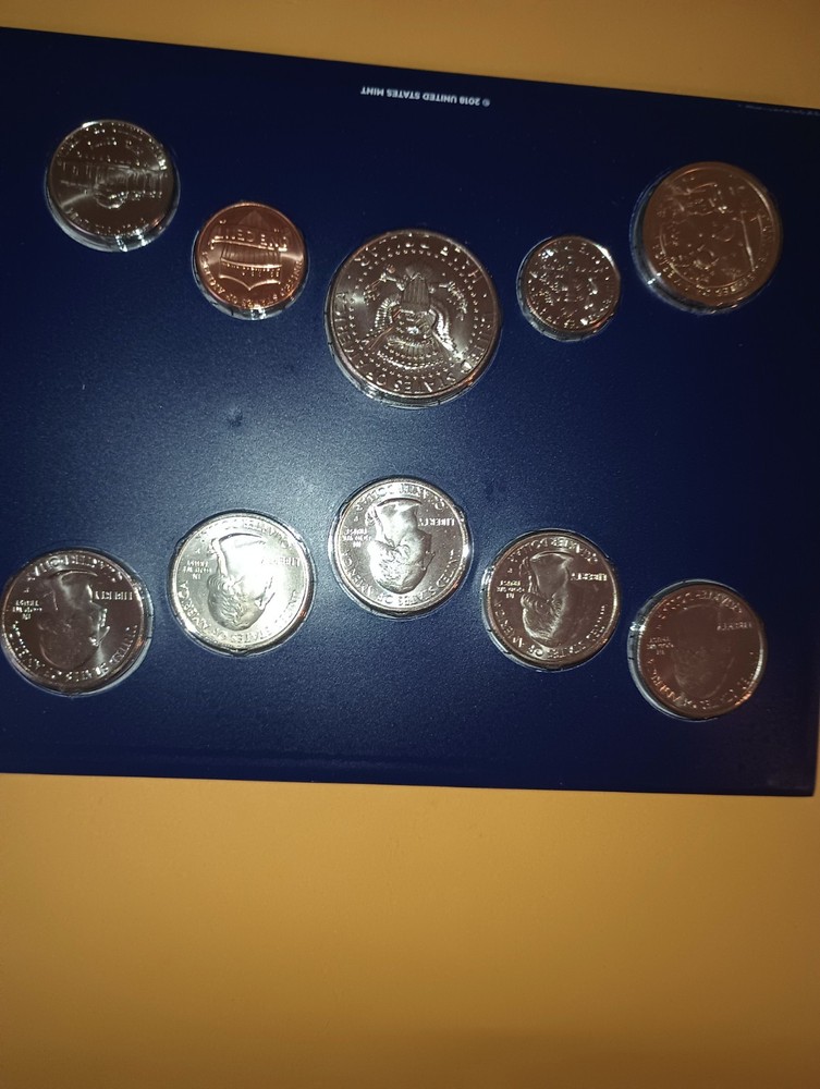 2019 US MINT SET P / D NICE LOOK !