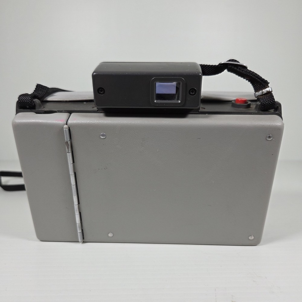 Vintage Polaroid Automatic 210 Land Camera with Model 268 Flash - Untested