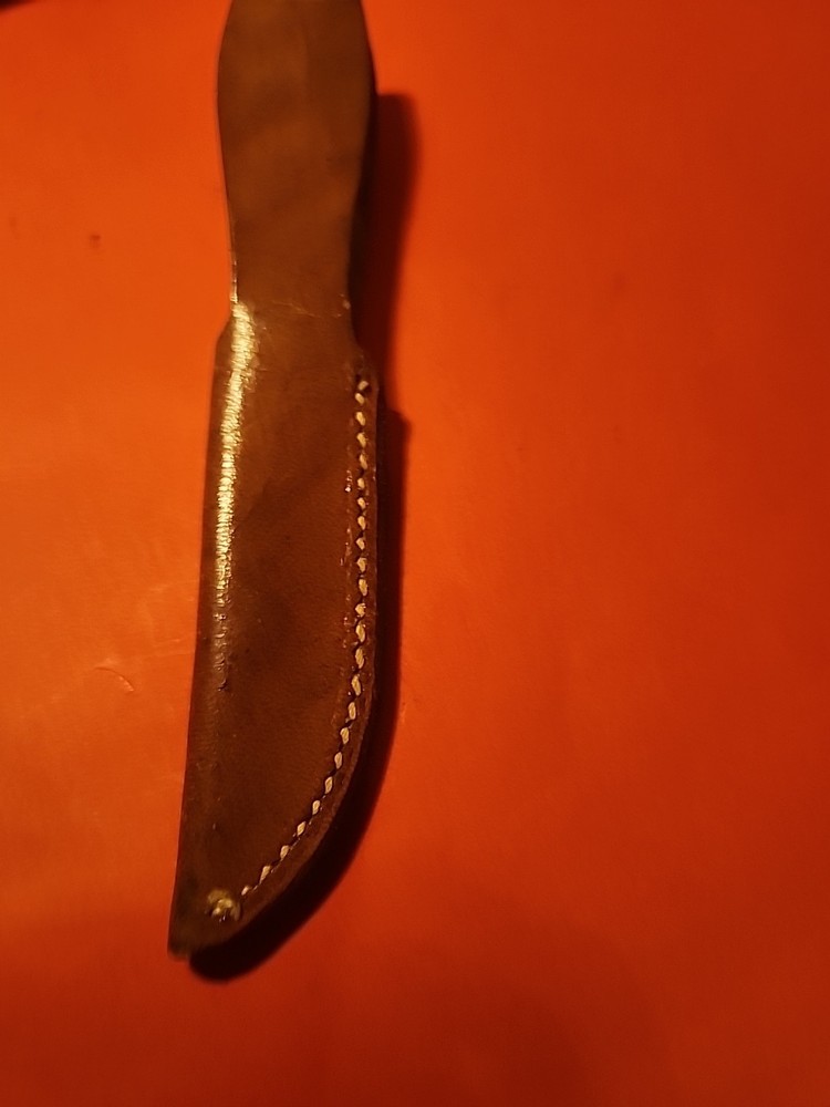 Vintage Queen fixed 3in Blade Bone handle/sheath