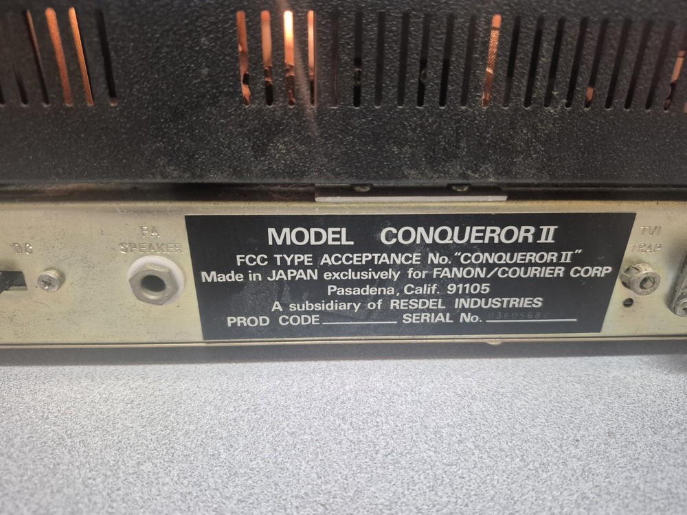 Courier Conqueror II CB Solid State Transceiver TESTED