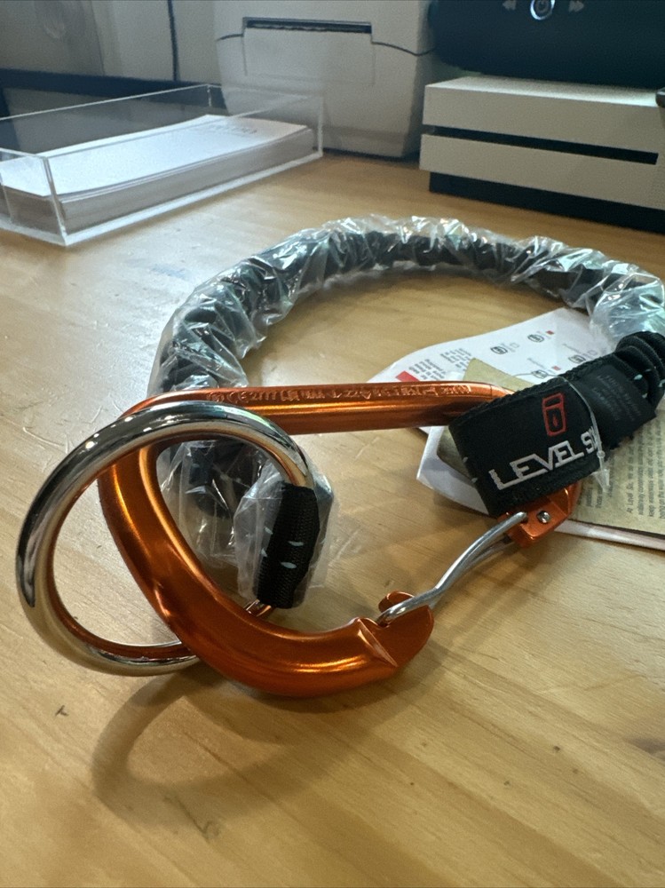 Level Six Shock Leash With Carabiner 100% Nylon